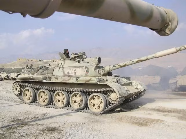 Truyền thông Nga cho biết, các xe tăng T-62 của Afghanistan, vừa tổ chức một cuộc tấn công quy mô lớn, nhắm vào Taliban. Cuộc tấn công diễn ra tại tỉnh Panjshir cách đây chỉ ít giờ.
