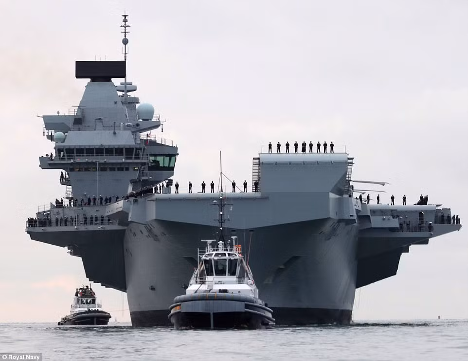 Dù có kinh phí đóng mới lên tới hơn 4 tỷ USD, tuy nhiên tàu sân bay HMS Queen Elizabeth của Anh vẫn sử dụng thiết kế cầu nhảy kiểu cũ.