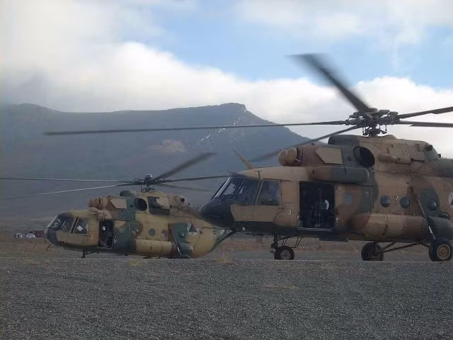 Trong tình thế hiện tại, trang bị của quân kháng chiến Afghanistan (tàn quân Afghanistan) vẫn được đánh giá là nhỉnh hơn so với Taliban. Cụ thể, lực lượng này vẫn còn hàng chục cường kích cơ hoạt động được, kèm theo đó là nhiều loại trực thăng các loại.