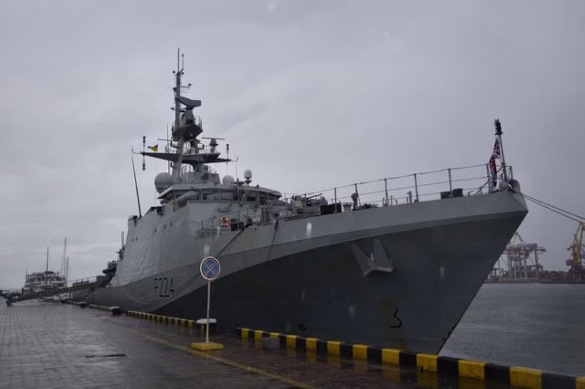 Cụ thể, dù có độ giãn nước lên tới 2.000 tấn, trang bị vũ khí của tàu HMS Trent lại cực kỳ nghèo nàn. Loại tàu tuần tra này chỉ mang theo một vũ khí duy nhất, đó là khẩu pháo 30mm DS30B.