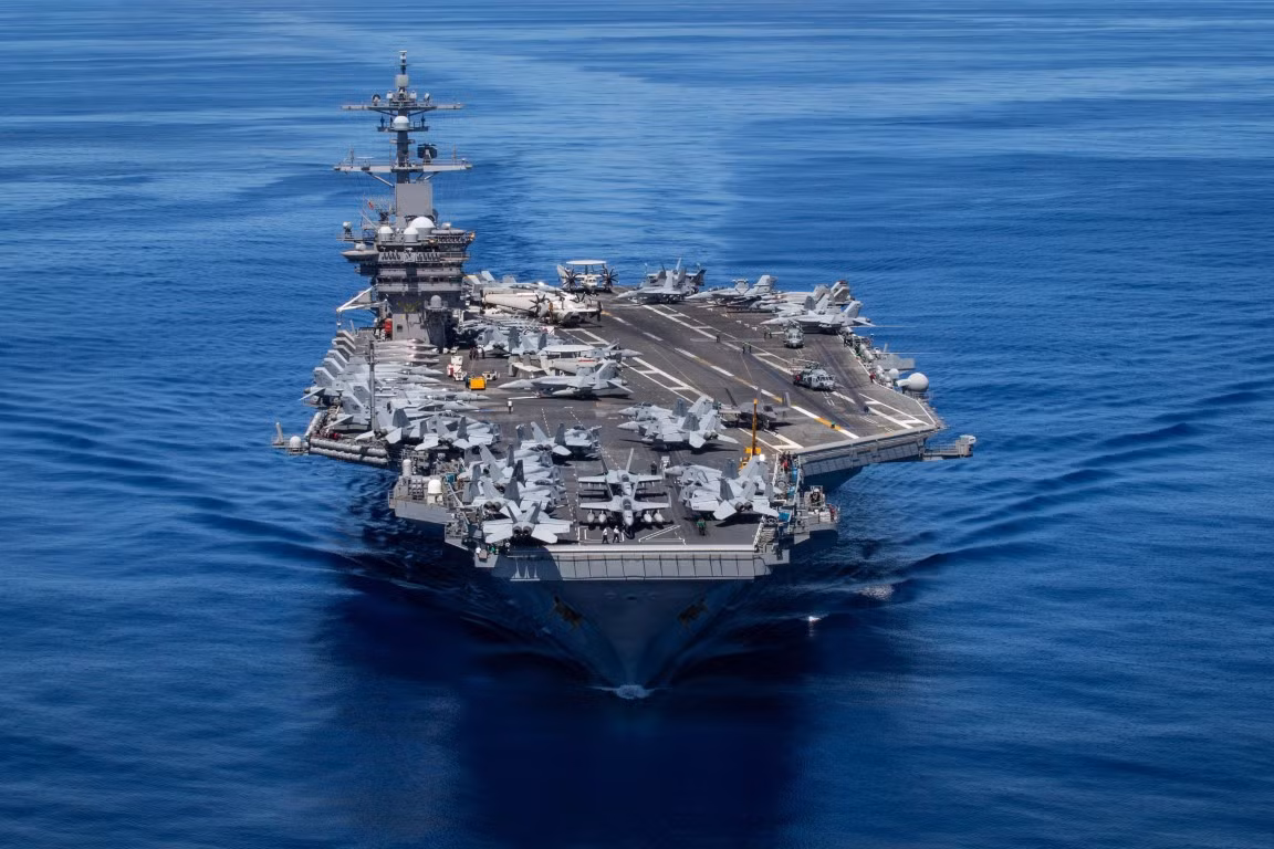 Sự xuất hiện của nhóm tác chiến tàu sân bay USS Carl Vinson với các tàu hộ tống bao gồm tuần dương hạm USS Lake Champlain, Khu trục hạm USS Chafee và tàu tác chiến ven bờ USS Tulsa, chính là câu trả lời đanh thép nhất cho yêu sách phi lý của phía Trung Quốc.