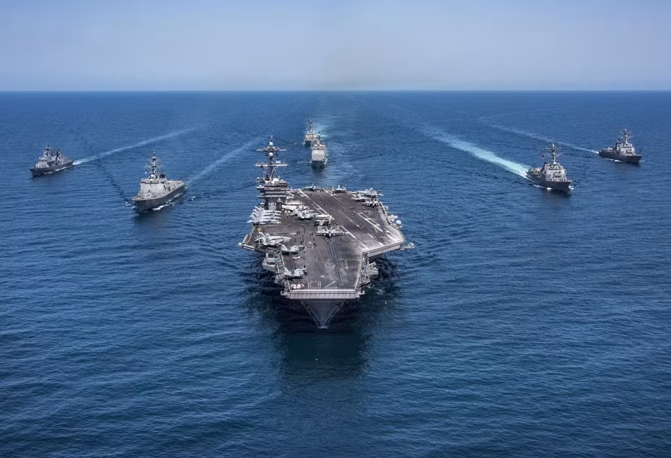 Hiện tại, các tàu sân bay lớp Nimitz của Hải quân Mỹ, đang dần đến tuổi được nghỉ hưu, thay thế cho chúng sẽ là các tàu sân bay lớp Ford - lớp hàng không mẫu hạm đắt đỏ nhất lịch sử.