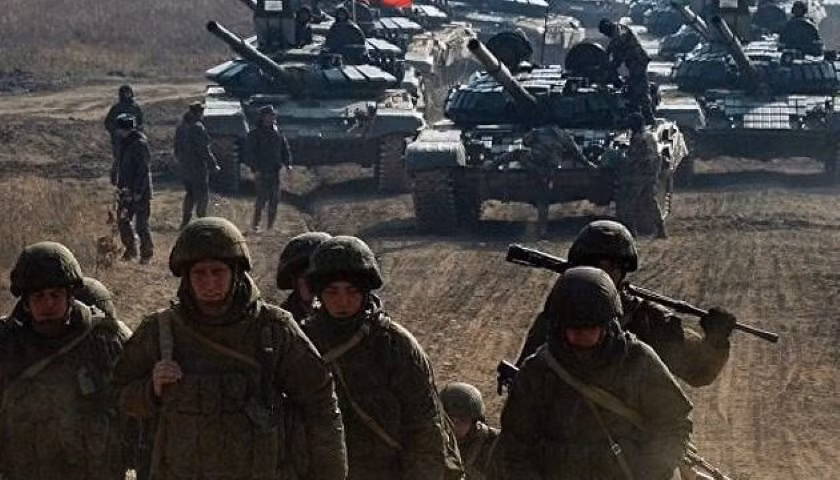 Về phần mình, phía Nga vẫn phủ nhận mọi ý định can thiệp vào cuộc xung đột ở Donbass, mặc dù họ thừa nhận có một số rủi ro nhất định nếu Quân đội Ukraine tấn công các nước cộng hòa tự xưng ở miền Đông thì sẽ xuất hiện mối đe dọa đối với lãnh thổ Nga.