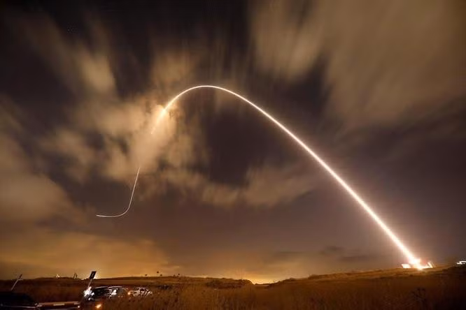 Đại tá Sergei Khatylev cho biết: “Từ khoảng cách khoảng 70 km, Iron Dome có thể bám bắt mục tiêu, khóa chặt và tiêu diệt với xác suất 100%. Thời gian từ khi phát hiện vụ phóng đến lúc tiêu diệt chỉ là 2 giây".
