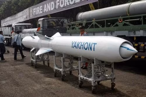K-300 Bastion-P (NATO gọi bằng cái tên SSC-X-5) là hệ thống tên lửa phòng thủ đất đối hải thế hệ mới của Nga, được nhiều chuyên gia quân sự trên thế giới đánh giá cao.