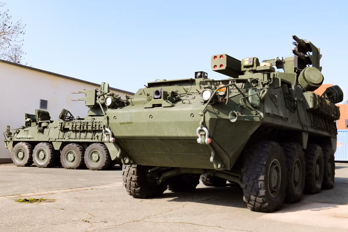 Tổ hợp vũ khí M-SHORAD bắt nguồn từ chương trình xe phòng không - chống tăng đa dụng Stryker MSL, nó được biết đến như là thành viên mới nhất trong gia đình "Quái vật biến hình" Stryker nổi tiếng.