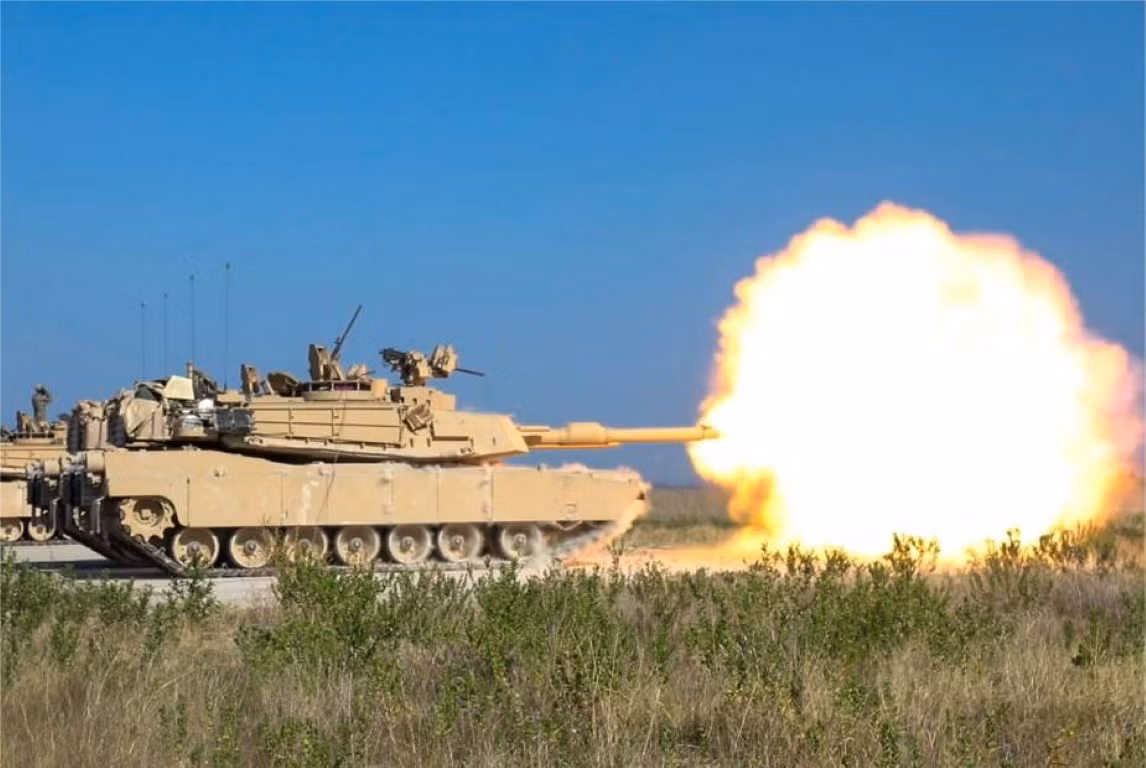 Theo giá bán của xe tăng M1A2 SEP v3 hiện tại, 250 chiếc xe tăng loại này sẽ có giá giao động trong khoảng từ 2,9 tỷ USD cho tới 5 tỷ USD, tùy thuộc theo cấu hình và các loại phương tiện hỗ trợ kèm theo.