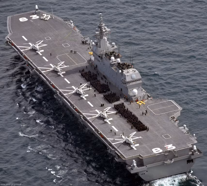 Do máy bay chiến đấu F-35B có khả năng cất cánh trên đường băng ngắn và hạ cánh thẳng đứng, lượng nhiệt loại máy bay này xả ra mỗi khi cất - hạ cánh là rất lớn, đòi hỏi đường băng cần có cấu tạo đặc biệt.