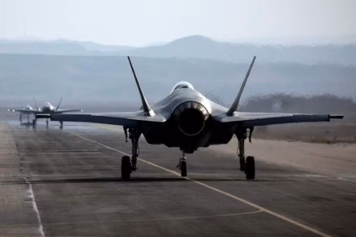 Trước đó có thông tin cho rằng Quân đội Syria với tên lửa dẫn đường của hệ thống phòng không S-200 đã bắn hạ một máy bay chiến đấu F-35 vào cuối năm 2017, nhưng bằng chứng về vấn đề này vẫn chưa được đưa ra nên tính chính xác không thể ghi nhận.