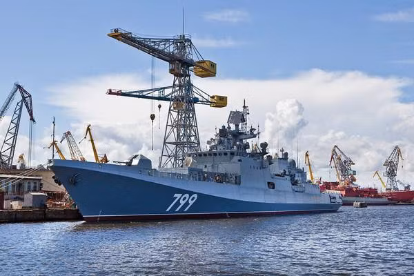 Đảm nhiệm vai trò trinh sát và dẫn đường cho vũ khí là radar tìm kiếm trên không Fregat M2EM; radar điều khiển hỏa lực tên lửa chống hạm 3Ts-25E Garpun-B, radar kiểm soát bắn cho pháo JSC 5P-10E Puma FCS, radar MR-90 Orekh của tên lửa phòng không.