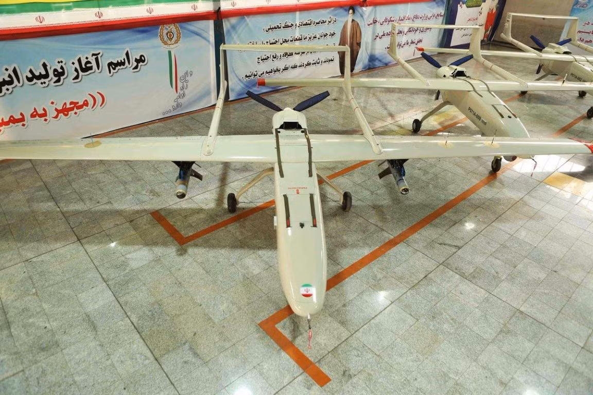 Loại tên lửa không đối đất thường được trang bị cho UAV này mang định danh Qa'em, có tính năng chiến đấu gần giống với tên lửa AGM-114 Hellfire của Mỹ.