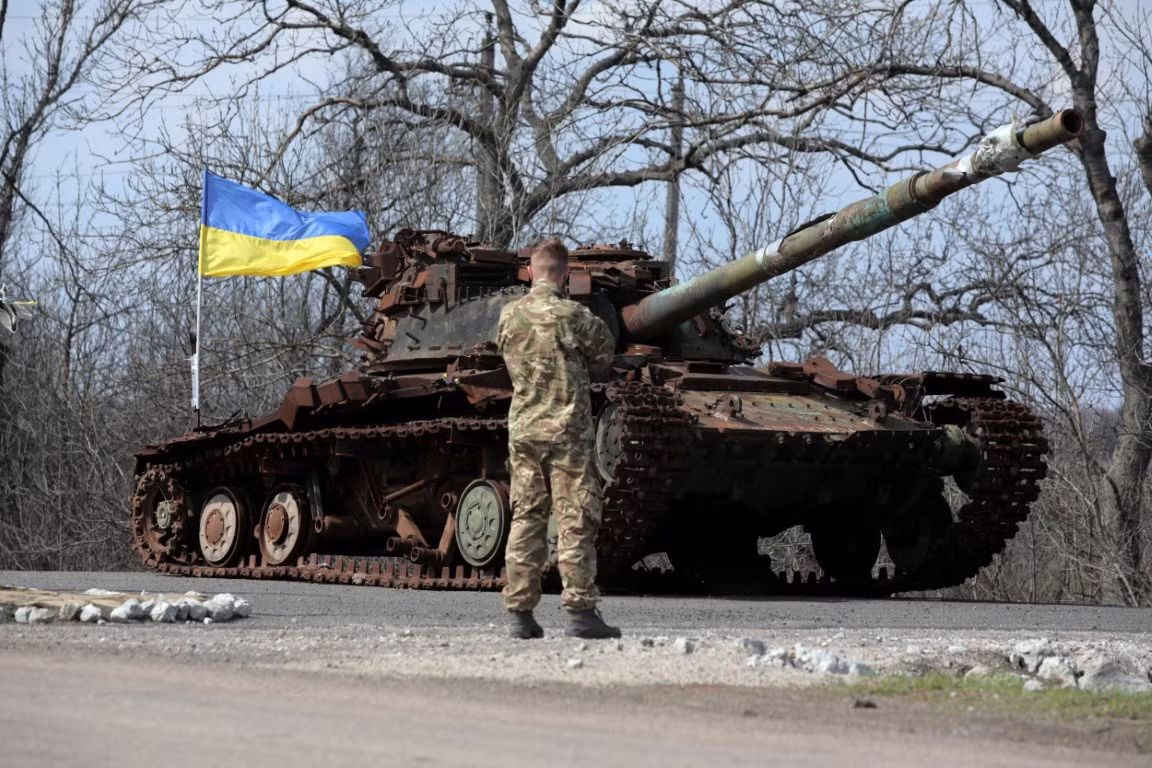 "Đã đến lúc Washington phải công nhận thực tế Ukraine cần hàng tỷ USD viện trợ quân sự nếu muốn tồn tại lâu dài và phát triển trong hoàn cảnh phải chịu sức ép lớn từ Nga", Cố vấn Milovanov khẳng định.