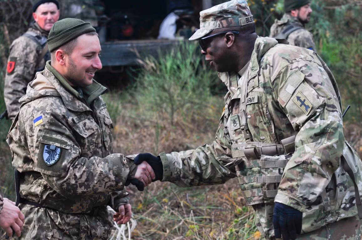 "Ukraine muốn được cung cấp viện trợ quân sự từ Mỹ với quy mô sánh ngang số tiền mà Afghanistan đã nhận được", ông Milovanov nhấn mạnh.