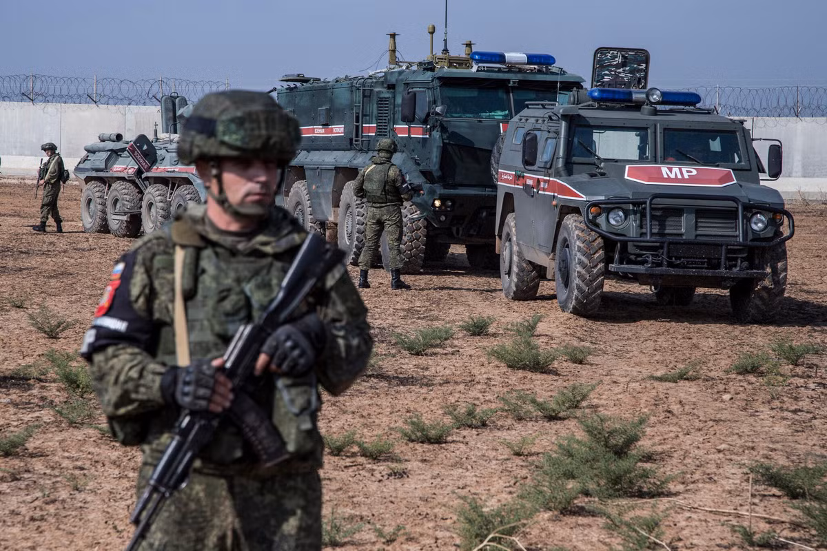 Theo quan điểm của ông, máy bay không người lái sẽ không cứu được các chiến binh ở Idlib. Moskva vẫn chưa nắm quyền kiểm soát vì họ muốn chuẩn bị trước cho quân đội Syria.