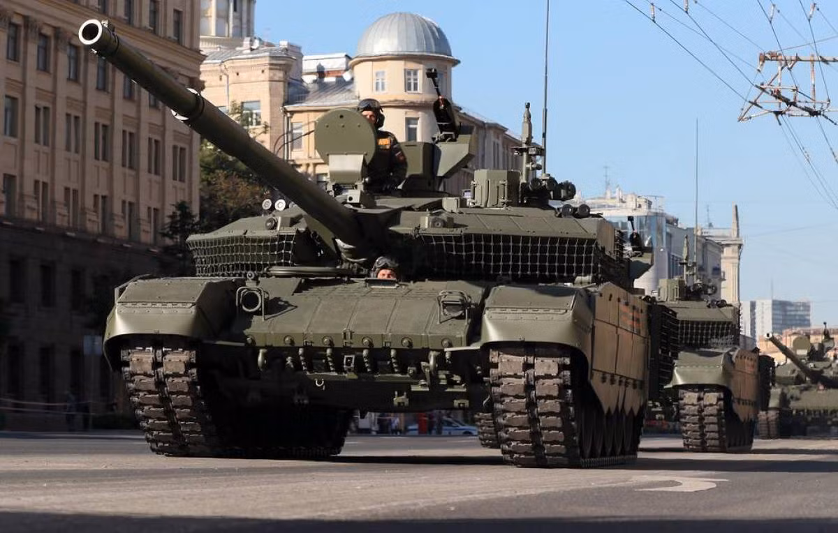 Nhờ pháo chính và hệ thống điều khiển hỏa lực thế hệ mới, T-90M Proryv-3 có thể bắn xa và chính xác hơn, thời gian ngắm bắn cũng được rút gọn đi rất nhiều.