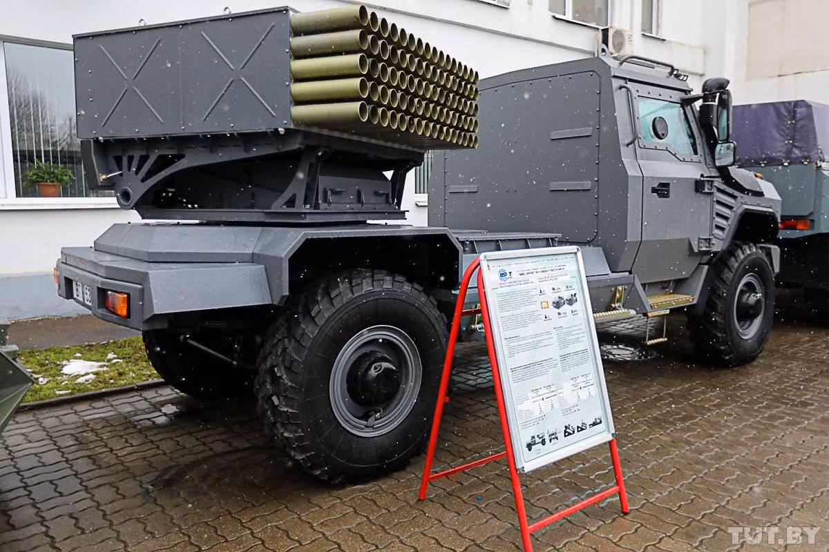 Nhờ sự đơn giản và chi phí thấp của vũ khí trên, dự đoán các tổ hợp MLRS hạng nhẹ sẽ sớm xuất hiện trong nhiều quân đội khác nhau trên thế giới.