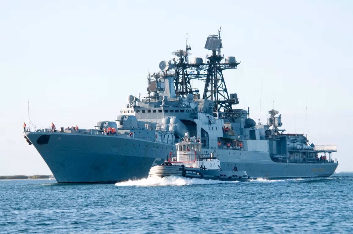"Nguyên soái Shaposhnikov" là một cựu chiến binh danh dự, chiếc khu trục hạm Dự án 1155 lớp Udaloy này được chế tạo trong khung thời gian chặt chẽ "có một không hai".