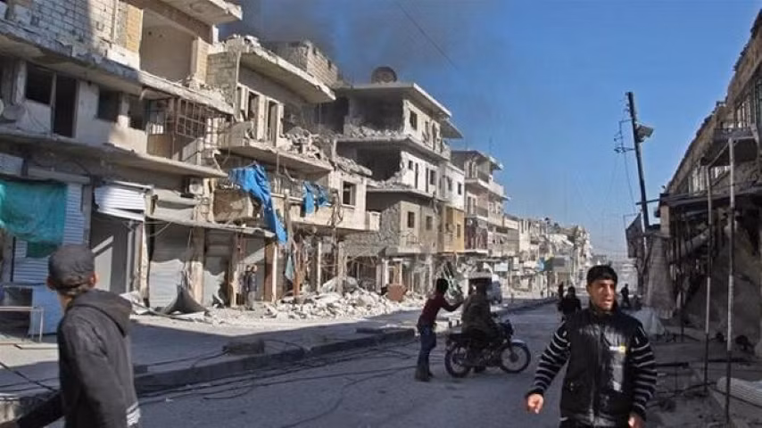 Để tăng cường sức mạnh cho quân đội Syria (SAA), cũng như mọi khi, trước mỗi cuộc tấn công lớn, Nga thường cho tàu vận tải đổ bộ lớp Ropucha chuyển vũ khí cho SAA.