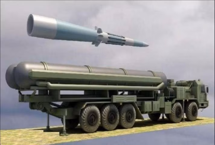 Ngoài ra, các tổ hợp tên lửa S-500 còn giải được bài toán cực kỳ khó khăn với Moscow suốt nhiều chục năm qua, đó là việc bị các vệ tinh do thám của đối phương "soi mói" ngày đêm, mà không thể làm gì được.