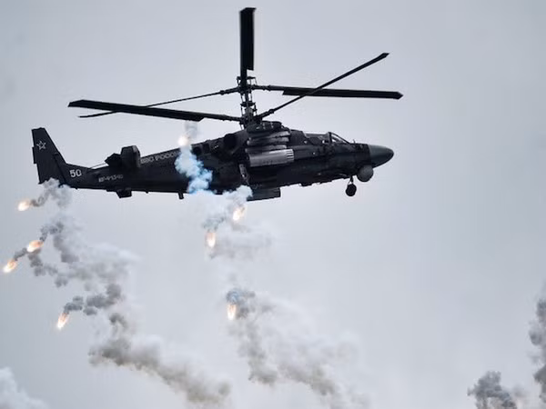 So với phiên bản trực thăng Cá Sấu, trực thăng Ka-52K Katran có hệ thống giá treo vũ khí được gia cố chắc chắn hơn, giúp nó có thể mang theo tải trọng vũ khí lớn hơn, vũ khí cồng kềnh hơn.