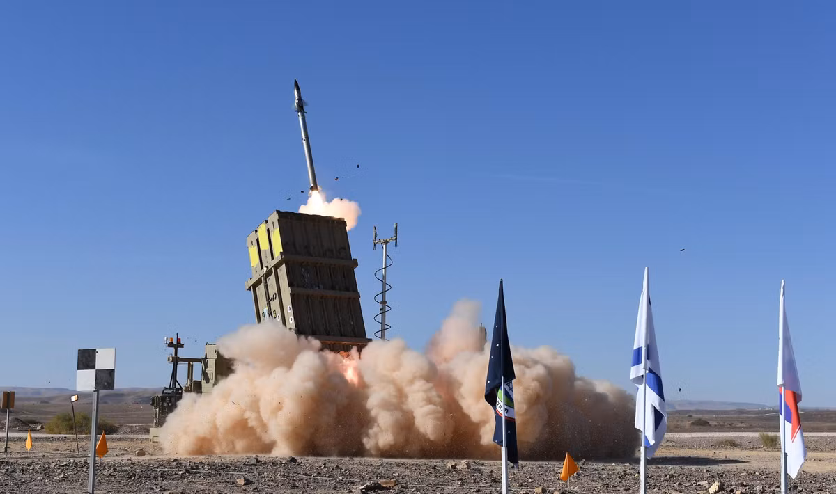 Israel đang vận hành 10 hệ thống Vòm sắt và có thể biên chế thêm 5 tổ hợp trong tương lai.
