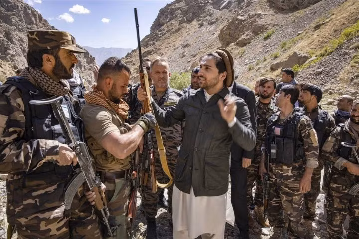 Đây là hệ quả của việc quân chính phủ Afghanistan trước đây đã bỏ chạy quá nhanh, khiến mọi khu vực mang tính chiến lược của Afghanistan rơi vào tay Taliban trước khi quân kháng chiến có thể tái lập lực lượng.