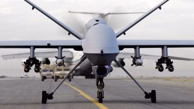 Tuy nhiên điều đáng chú ý là loại UAV của Iran có nhiều chi tiết về hình dáng gần như giống hệt với chiếc UAV chiến đấu nổi tiếng nhất hiện nay trên chiến trường là chiếc MQ-9 của Mỹ.