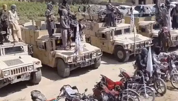 Một trong số này là Tajikistan, một quốc gia có chung đường biên giới với Afghanistan. Lãnh đạo của Tajikistan lo sợ rằng, đạo quân của Taliban có thể tấn công tràn qua biên giới nước này bất cứ lúc nào.
