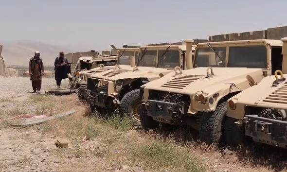 Trước sự phát triển quá nhanh của Taliban, đặc biệt là việc các tay súng của tổ chức này, được bổ sung thêm nhiều trang bị vào lực lượng, các quốc gia láng giềng với Afghanistan đã tỏ ra hết sức lo lắng.