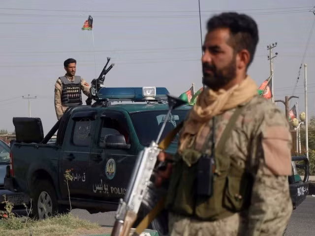 Khi nói về Taliban, đa phần mọi người sẽ hình dung ra các tay súng mang trên vai khẩu AK-47 cũ kỹ, đi dép lê rách nát nhưng lại đánh bại những người lính NATO được trang bị tận răng, nhưng sự thật có đúng như vậy?