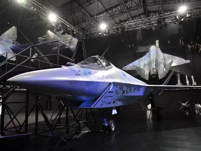 Nhưng dĩ nhiên Su-57 hiện đại hóa với động cơ giai đoạn hai sẽ cần chứng minh nó thực sự đáng tin cậy mới đủ sức cạnh tranh, khi F-35 Lightning II cũng đang ngày càng trở nên đáng sợ hơn.