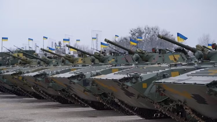 Sau khi Liên Xô tan rã, lực lượng vũ trang Ukraine trên thực tế đã nhận được tất cả thiết bị quân sự từ ba quân khu trước đây, với riêng xe chiến đấu bộ binh là hơn 3.000 chiếc, trong đó BMP-1 khoảng 1.800 xe, nhưng hiện tại số còn phục vụ lại rất ít.