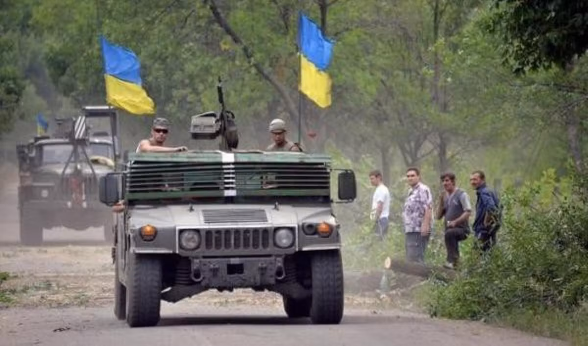 Ít ai ngờ rằng trong trang bị của lực lượng ly khai miền Đông Ukraine thân Nga lại có vũ khí có nguồn gốc từ Mỹ, cụ thể là dòng xe bọc thép Humvee nổi tiếng đã gắn liền với quân đội Mỹ từ thập niên 1980 tới nay.