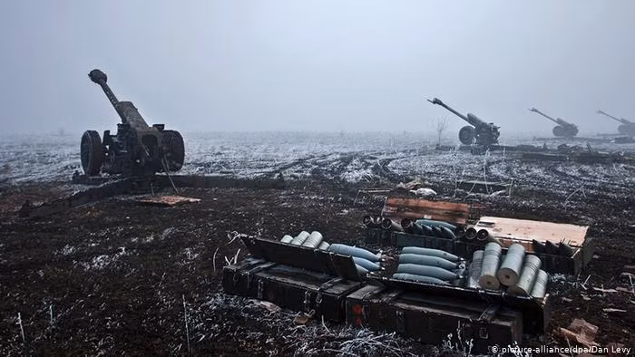 Họ lý giải rằng việc trợ giúp đó nhằm mục đích nhân đạo. Và tố cáo quân đội Ukraine gây ra các thảm họa nhân đạo cho dân thường tại miền Đông Ukraine.