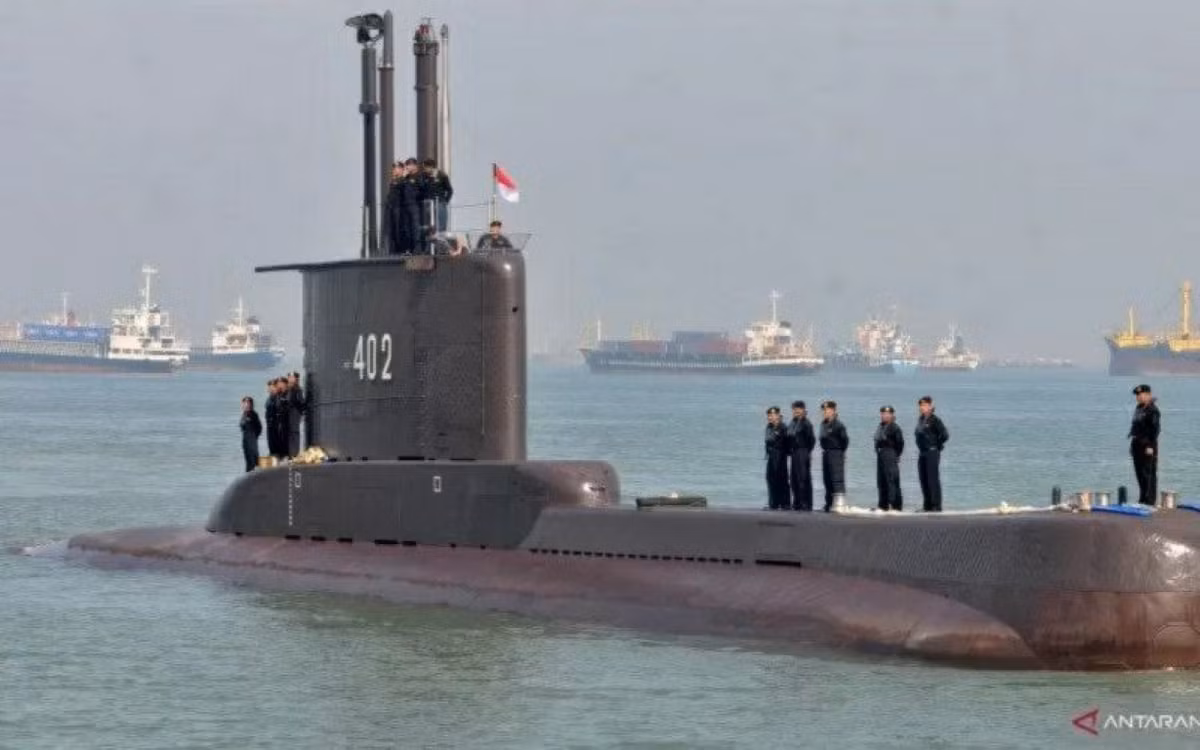 Thiết kế của tàu ngầm Indonesia này, được công bố là có thể lặn ở độ sâu tối đa 350 mét. Như vậy, nhiều khả năng tàu ngầm KRI Nanggala-402 đã chìm sâu gấp đôi độ sâu theo thiết kế ban đầu.