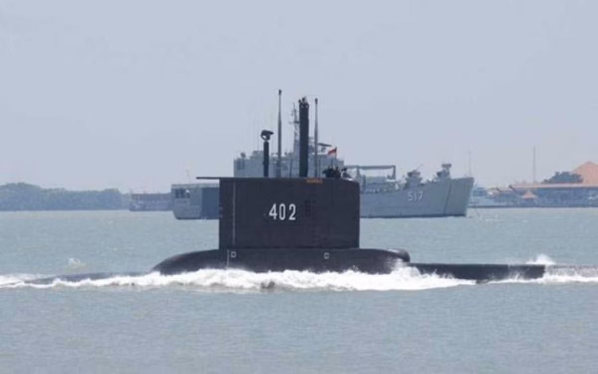 Indonesia cho biết, lượng ô-xy trên tàu KRI Nanggala-402 đủ cho toàn bộ 53 thủy thủ đoàn sử dụng cho tới sáng ngày 24/4 theo giờ địa phương. Mọi nỗ lực cứu hộ đang được gấp rút thực hiện trước thời điểm này.