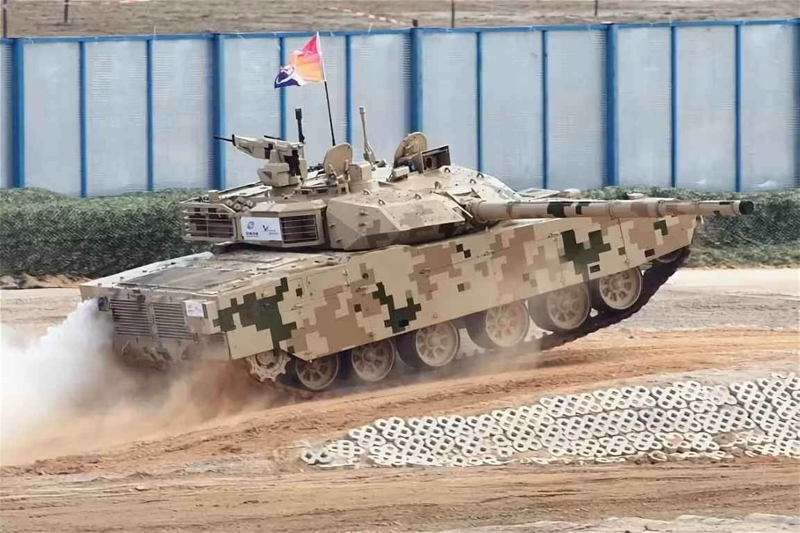 Tờ QQ của Trung Quốc tự tin khẳng định rằng xe tăng VT-4 sở hữu loại đạn pháo có khả năng xuyên tốt nhất thế giới, vậy nên trong một cuộc đối đầu với xe tăng chủ lực T-90, xe tăng VT-4 hoàn toàn đủ khả năng gây thiệt hại nặng cho đối phương.