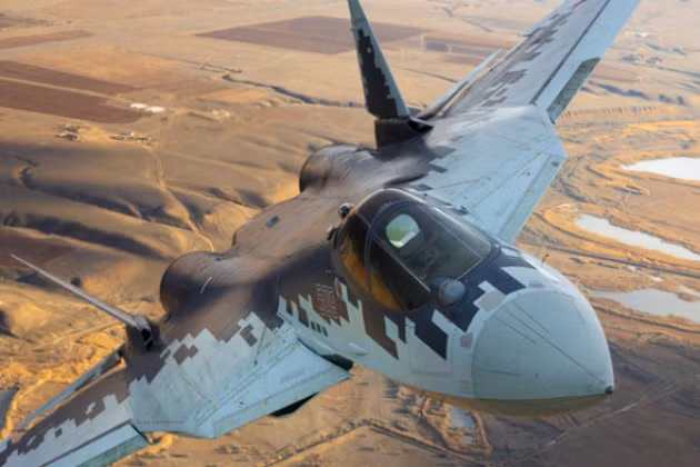 “Đối với Ấn Độ, việc đổi mới phi đội máy bay chiến đấu đã trở thành một vấn đề quan trọng sau những xung đột gần đây với Trung Quốc tại khu vực biên giới. New Delhi có thể quay lại với FGFA - đây là phiên bản xuất khẩu của Su-57 ”, chuyên gia Igor Korotchenko nói.