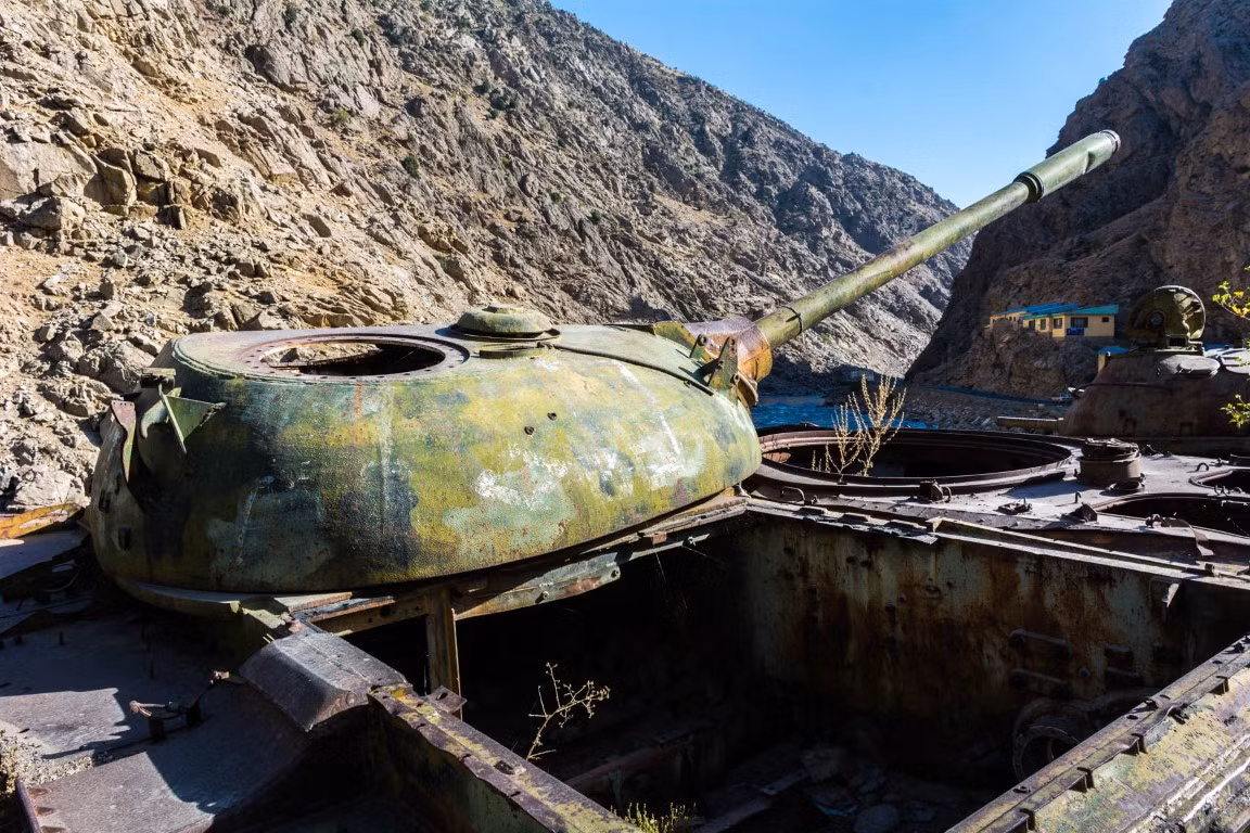 Giới quan sát cho rằng, nhiều khả năng quân kháng chiến Afghanistan đang chuyển dần sang lối đánh du kích lâu dài để bảo toàn lực lượng, thay vì đối đầu trực diện với Taliban.