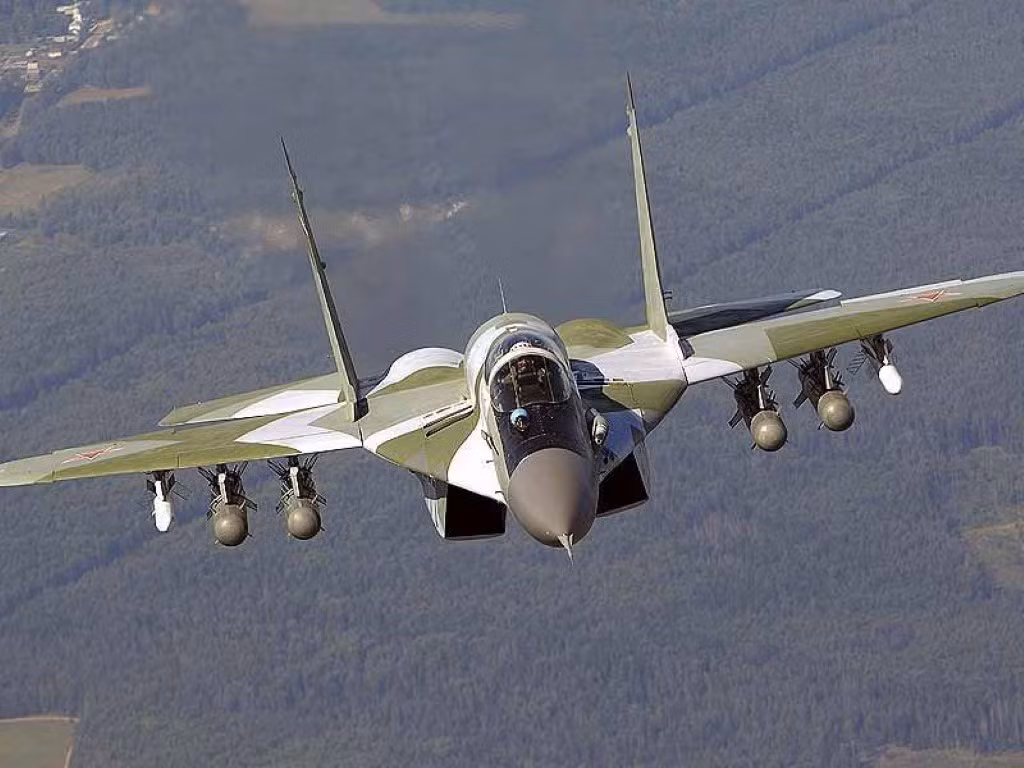 "Xét về đặc khí động học, máy bay chiến đấu MiG-29 tốt hơn nhiều so với các đối thủ nước ngoài. Bên cạnh đó, hệ thống điện tử hàng không được cập nhật cho phép chiếc tiêm kích đạt đến trình độ phát triển cao nhất của hàng không quân sự thế giới”.