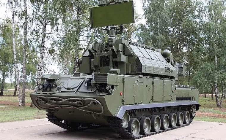 Các hệ thống phòng thủ hiện tại của Syria vì nhiều nguyên nhân vẫn chưa chứng minh tính hiệu quả cao, vì thế việc bổ sung Tor-M2U là cần thiết để giúp đồng minh có thể đối phó với Israel.