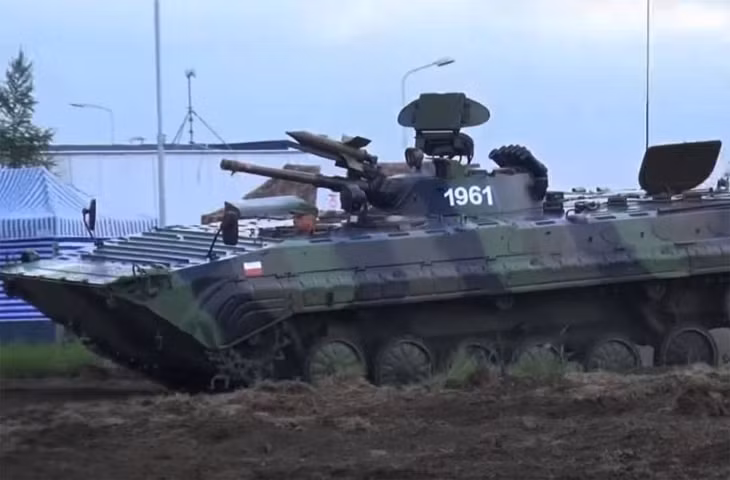 Trong suốt thời gian hoạt động của mình, BMP-1 đã được sản xuất hơn 20.000 chiếc và sử dụng ở 50 quốc gia. Chính điều này đã biến BMP-1 trở thành dòng xe chiến đấu bộ binh thành công nhất trong lịch sử.