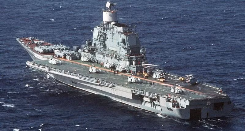 Mỗi tuần dương hạm hàng không này có khả năng triển khai từ 12-14 tiêm kích hạm Yak-38.