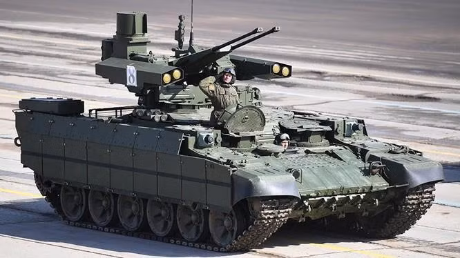 "Phương tiện chiến đấu đã thể hiện rất tốt ở Syria. Quyết định thử nghiệm Terminator hiện đại hóa trong điều kiện chiến đấu thực tế đã chỉ ra mức độ hiệu quả của nó trong quá trình thực hiện các cuộc tấn công", chuyên gia Knutov nhận xét.