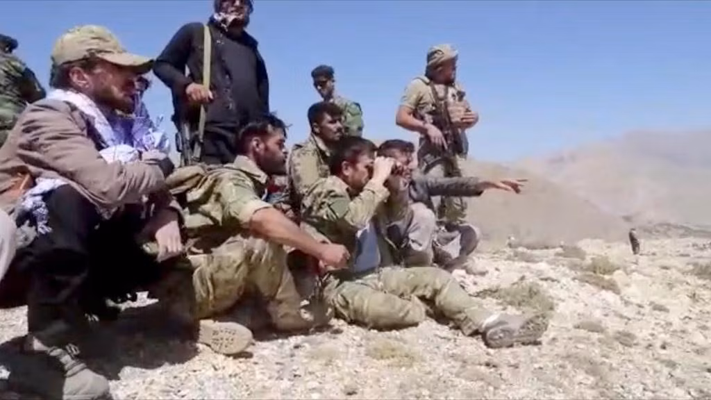 Nguồn tin còn cho biết, Pakistan đã triển khai không quân với chiến đấu cơ, trực thăng tấn công và trực thăng vận tải để hỗ trợ Taliban đánh chiếm thung lũng Panjshir.