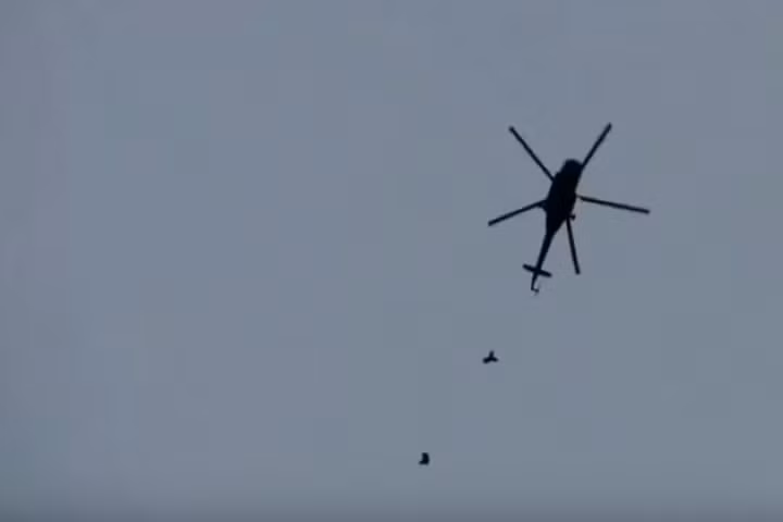 Phóng viên chiến trường Nga đang tác nghiệp tại Syria cho biết, sau nhiều ngày các trực thăng vũ trang của Moscow dội mưa lửa xuống Idlib, lực lượng phiến quân thân Thổ Nhĩ Kỳ về cơ bản vẫn không thiệt thòi gì nhiều.