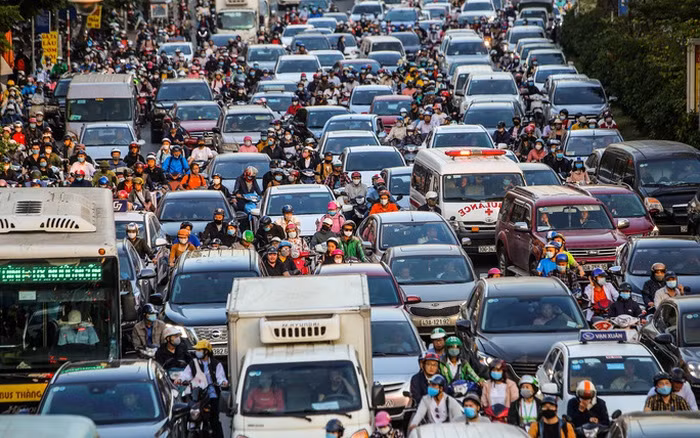 Ha Noi thu phi xe vao noi do: Tranh buc xuc, gay lang phi