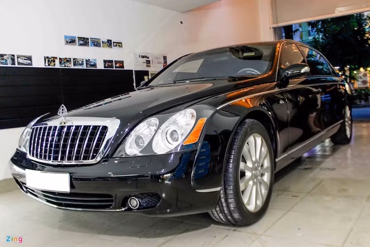 Xe Maybach đầu tiên có mặt tại Việt Nam từ tháng 11/2006 tại TP HCM. Maybach sản xuất nhiều phiên bản khác nhau, và chiếc xe này là 62S đời 2010. Theo số liệu của Maybach toàn cầu, tổng số lượng Maybach được sản xuất là 3.322 chiếc, tuy nhiên tại Việt Nam chỉ có khoảng 20 chiếc.