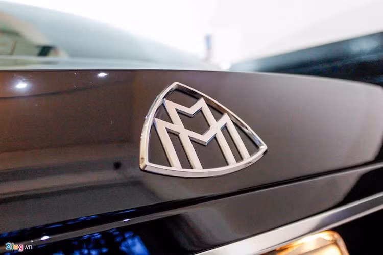 Năm 2013, trước sự cạnh tranh khốc liệt của Rolls-Royce và Bentley, Mercedes-Benz quyết định khai tử dòng xe huyền thoại này để đưa Maybach lên phiên bản hạng sang của S-Class. Tuy nhiên, Maybach S-Class không thể so sánh với mẫu xe này về độ sang trọng cũng như kích thước.