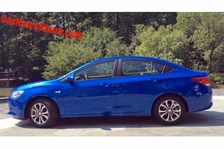 Tuy nhiên về cơ bản, Cavalier vẫn chỉ là chiếc Cruze thế hệ cũ nhưng sở hữu thiết kế tổng thể mới mẻ hơn. Các kích thước D x R x C của Cavalier lần lượt là 4544, 1779 và 1467 mm, trong khi độ dài trục cơ sở của xe là 2600 mm.